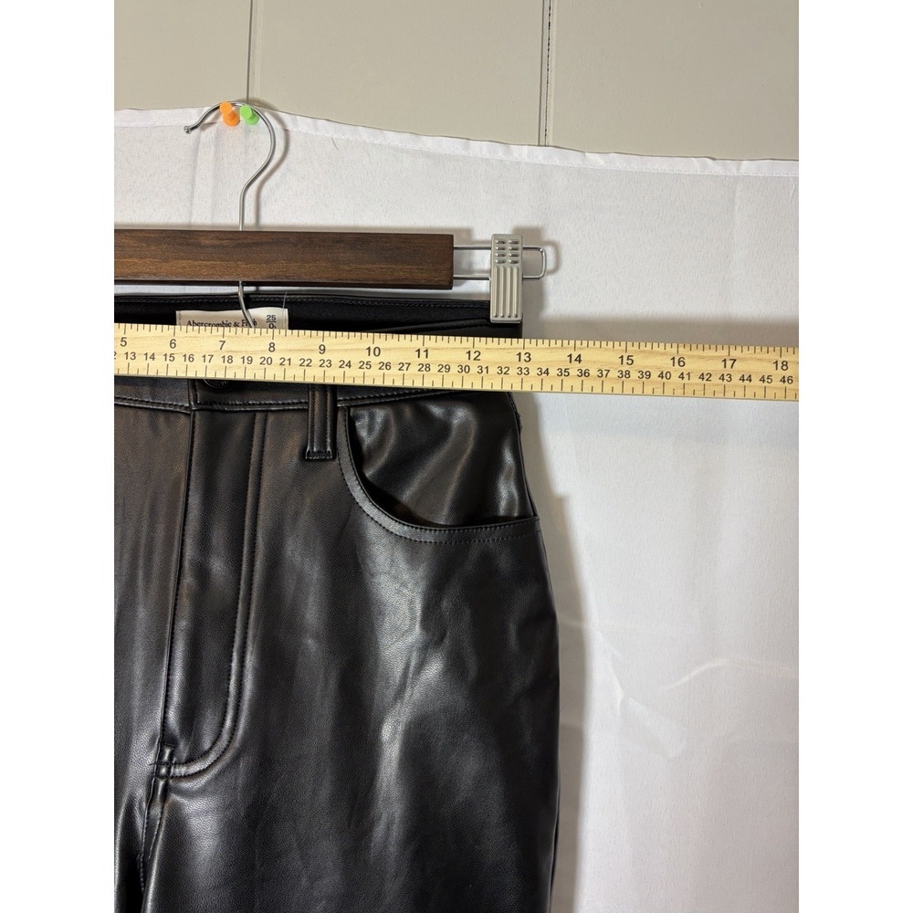 Abercrombie & Fitch Ultra High Rise Vegan Leather Pants 25/0R '90s Straight - Picture 11 of 16